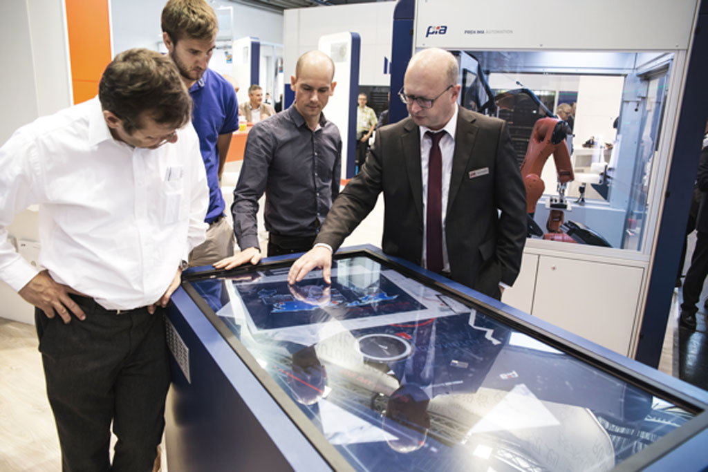 Eyecatcher – Stechen Sie mit einer Touch App von p&p MultiTouch&reg; auf Ihrem Messestand hervor und beeindrucken Sie Ihre Kunden und Interessenten!