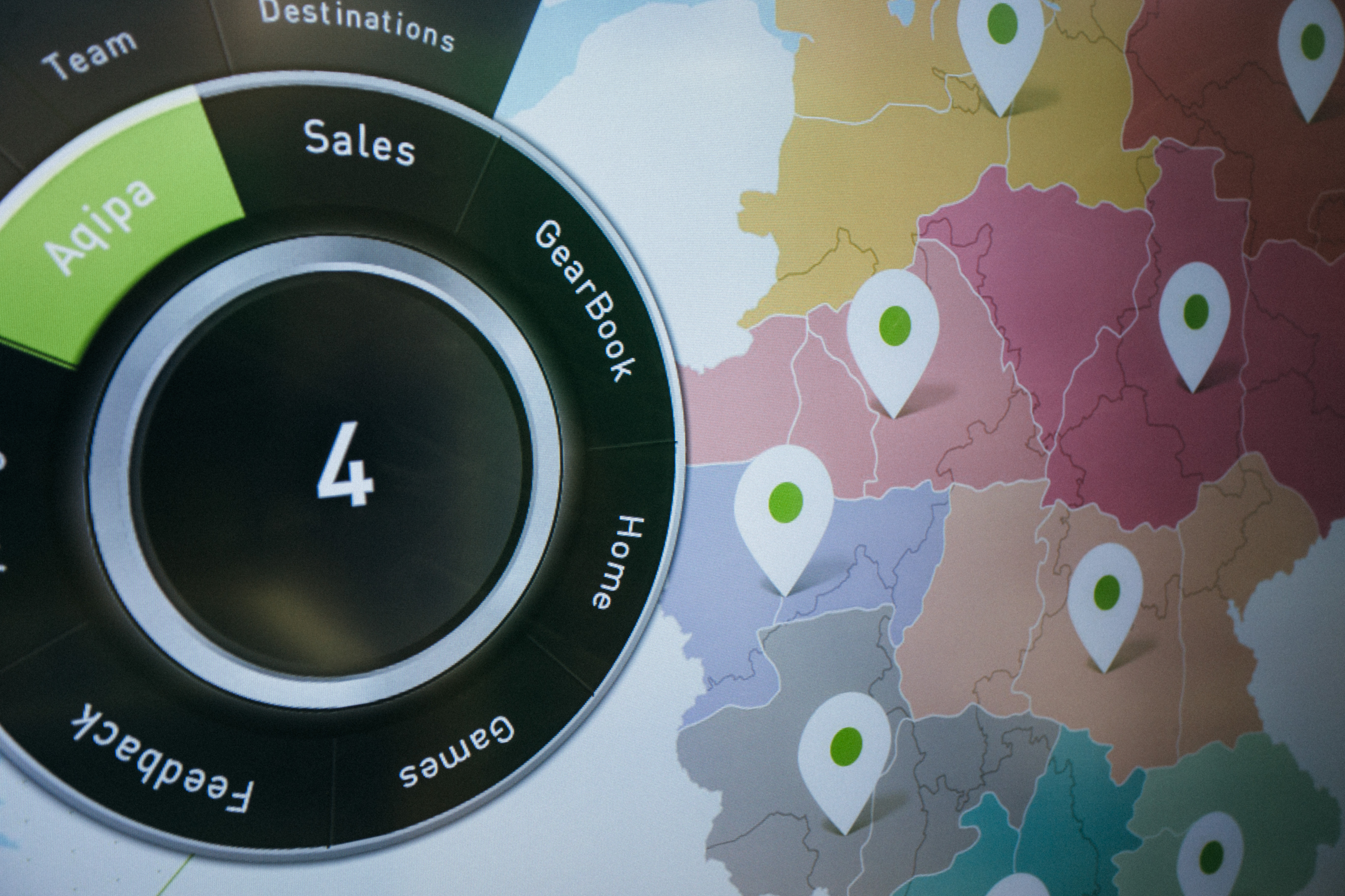 Expand your field of business and become an expert in creating presentations for touch displays with p&p MultiTouch&reg;.
