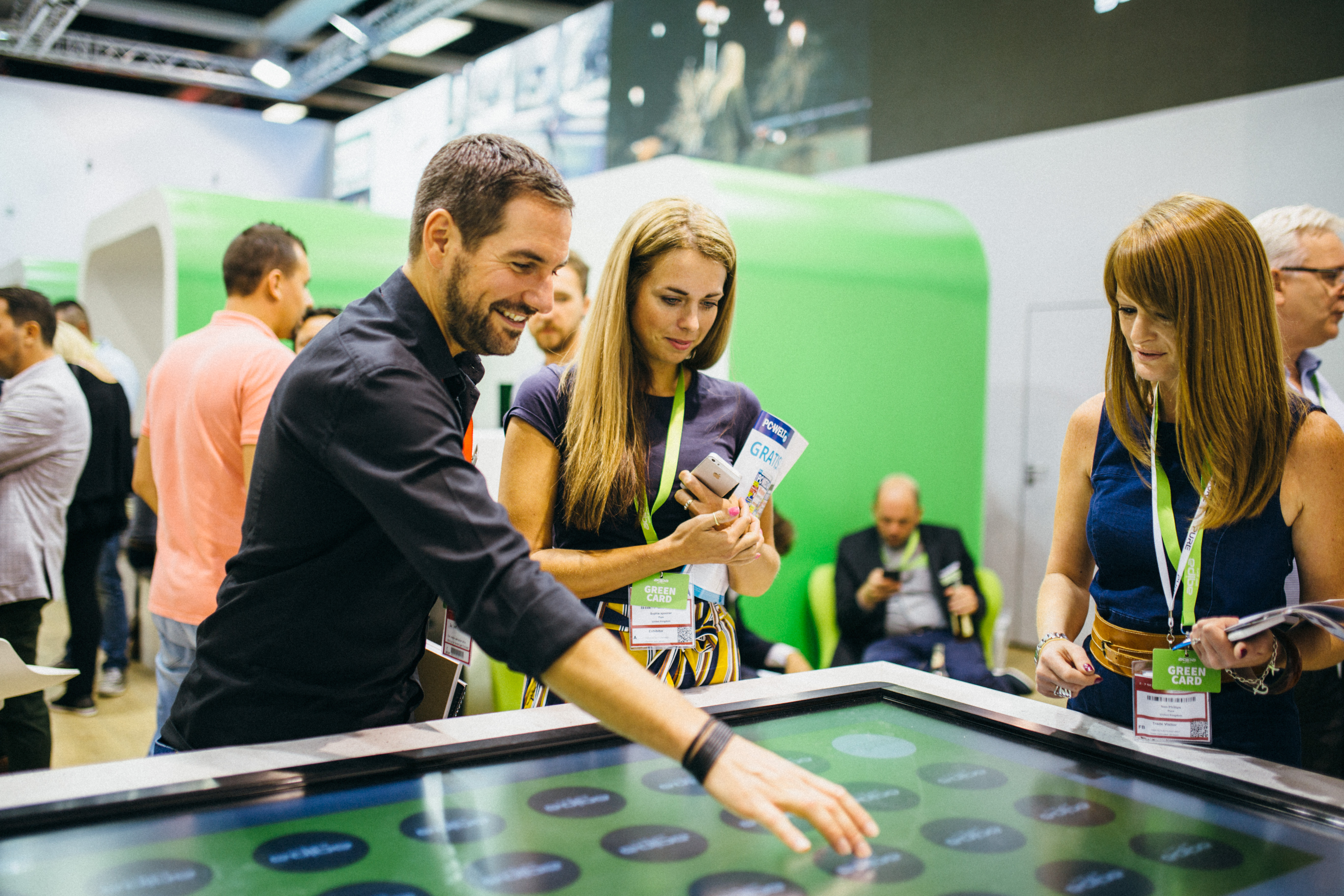 p&p MultiTouch&reg;'s simple content management system allows you to create impressive apps for touch displays. And that's completely without any coding skills!