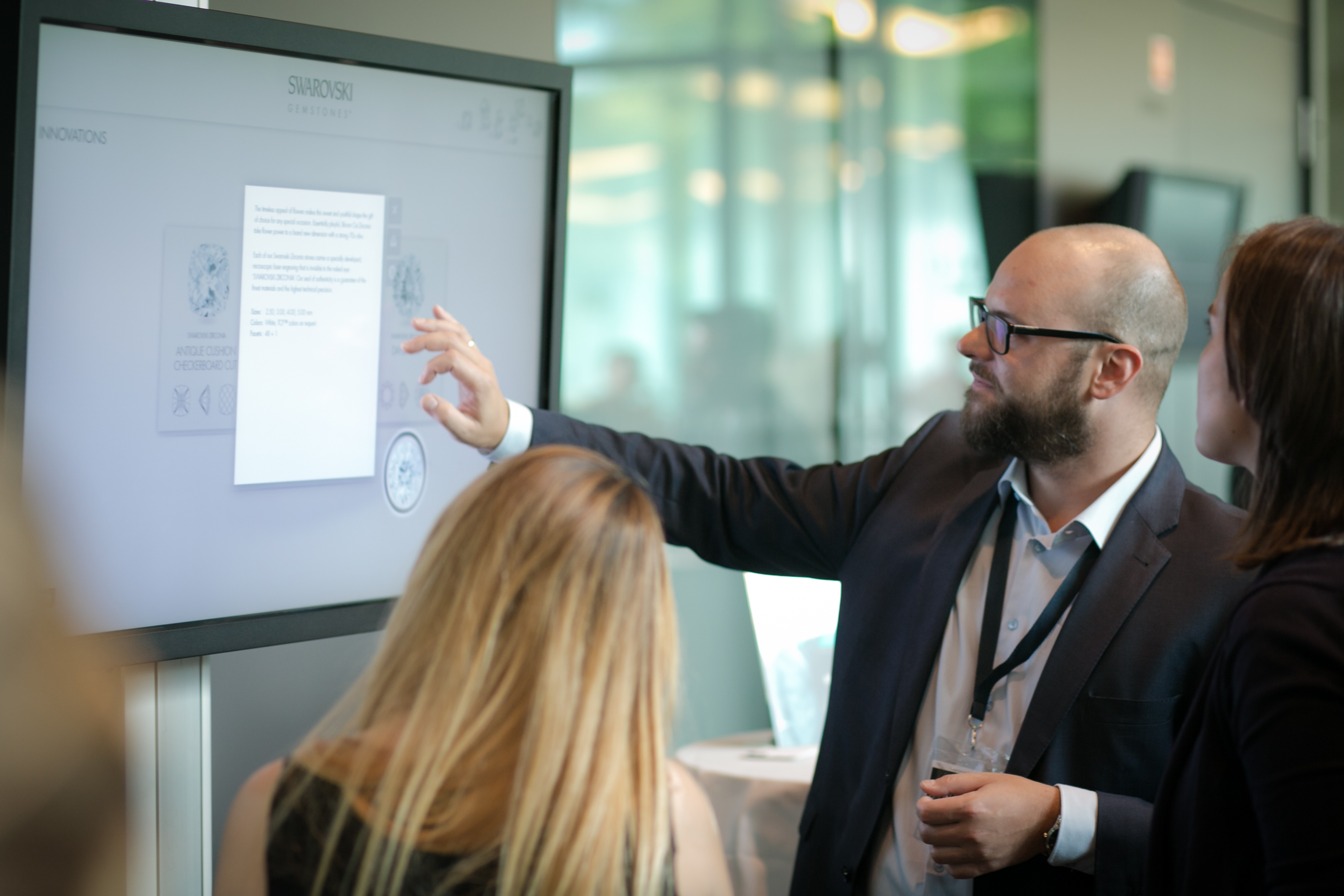 Generate contact data for your customers' lead management and create true digital value added!