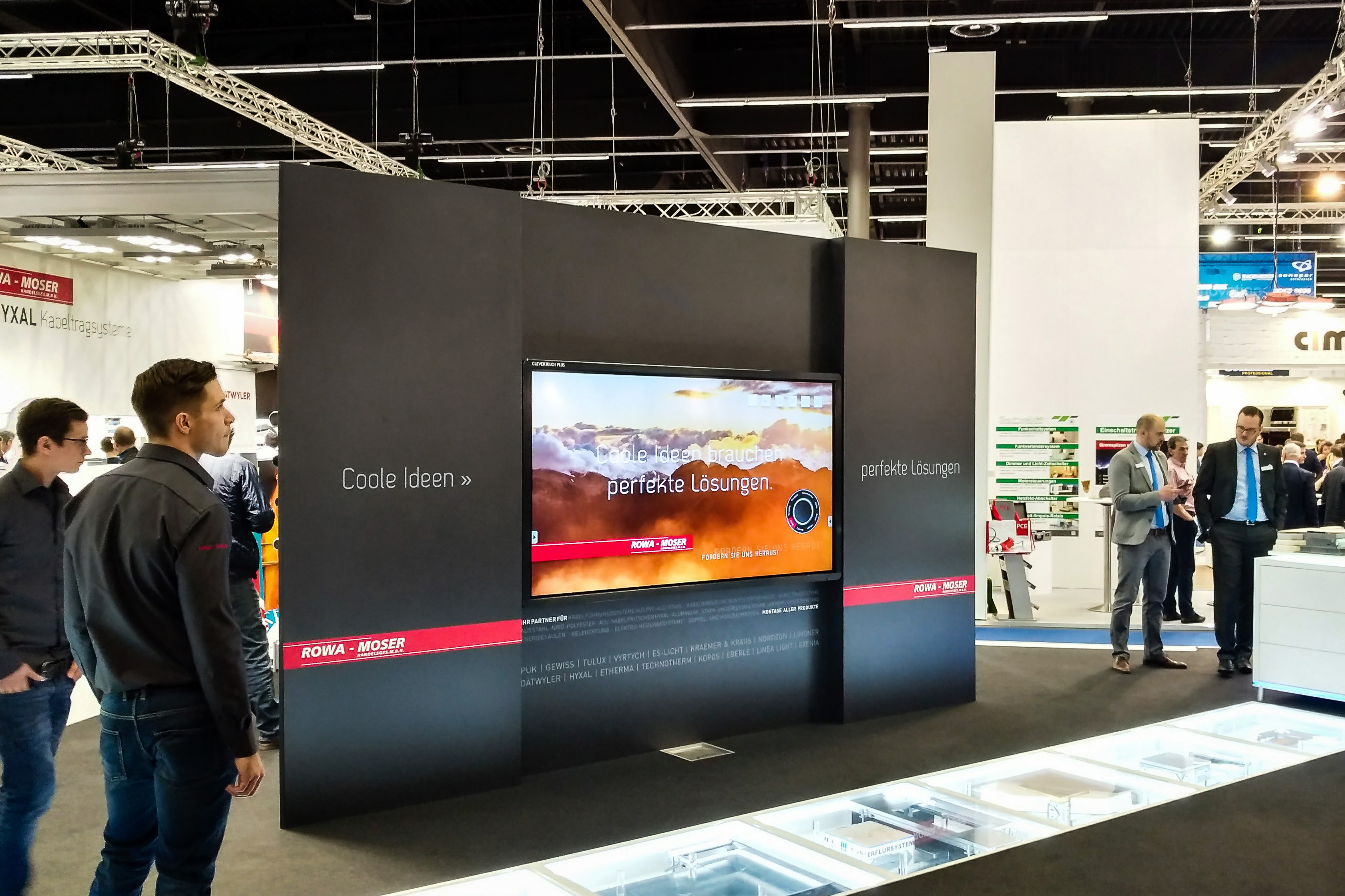 Use the content you already have and implement images, PDFs or videos into your p&p MultiTouch&reg; app without any coding skills.
